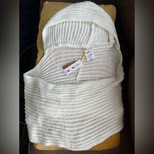 NWT BCBGeneration Hooded Scarf